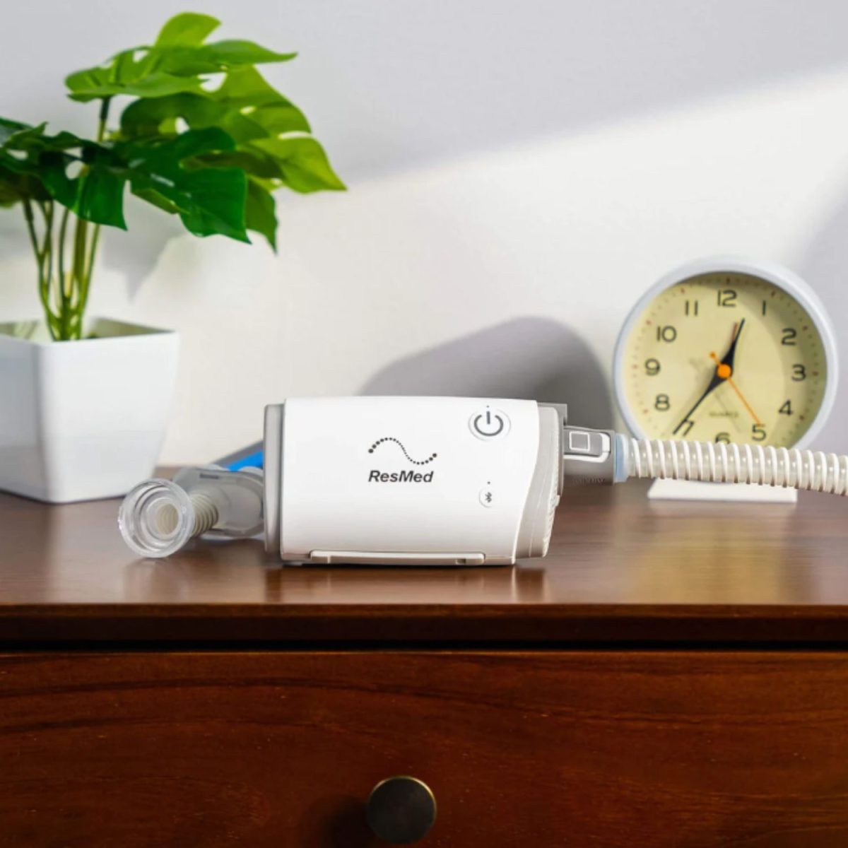 AirMini on bedside | Intus Healthcare